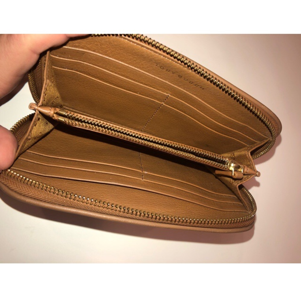 Tory Burch Zipper Wallet - Picture 4 of 5